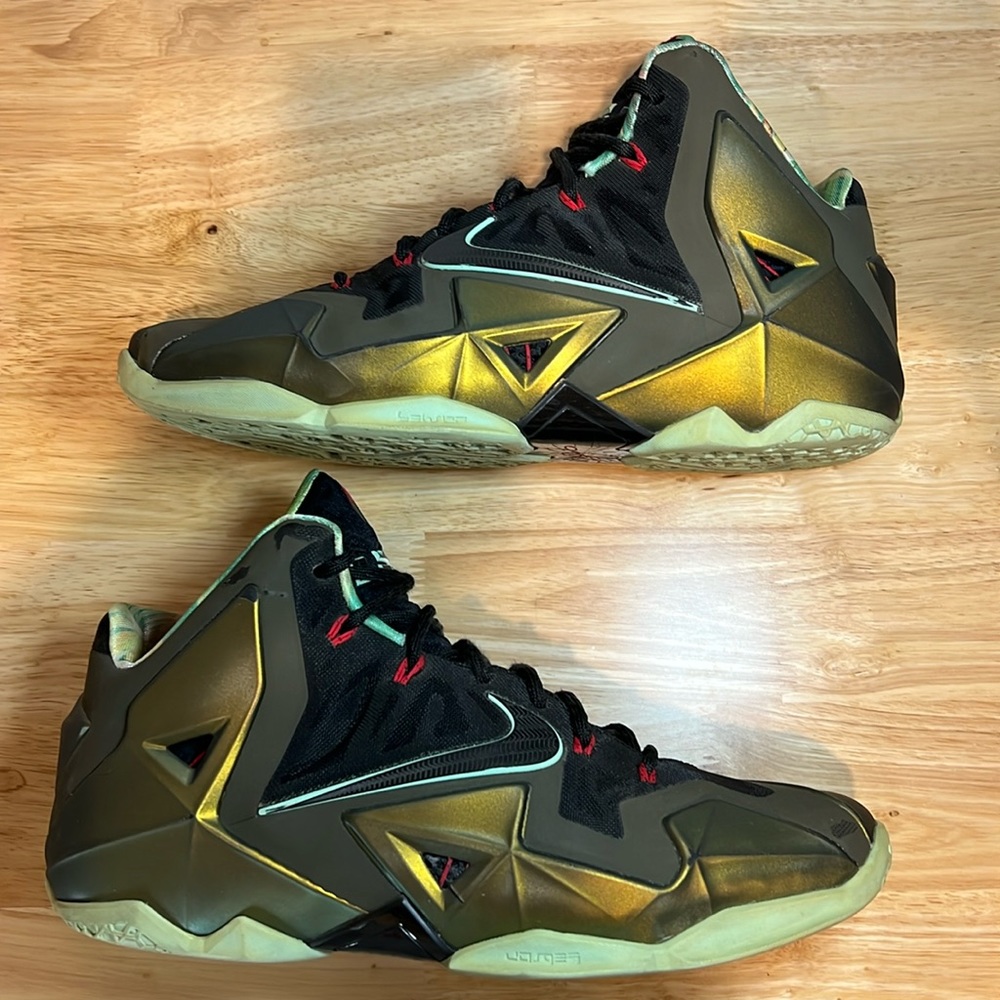 Nike Lebron 11 “King’s Pride” Mens Sz 9.5